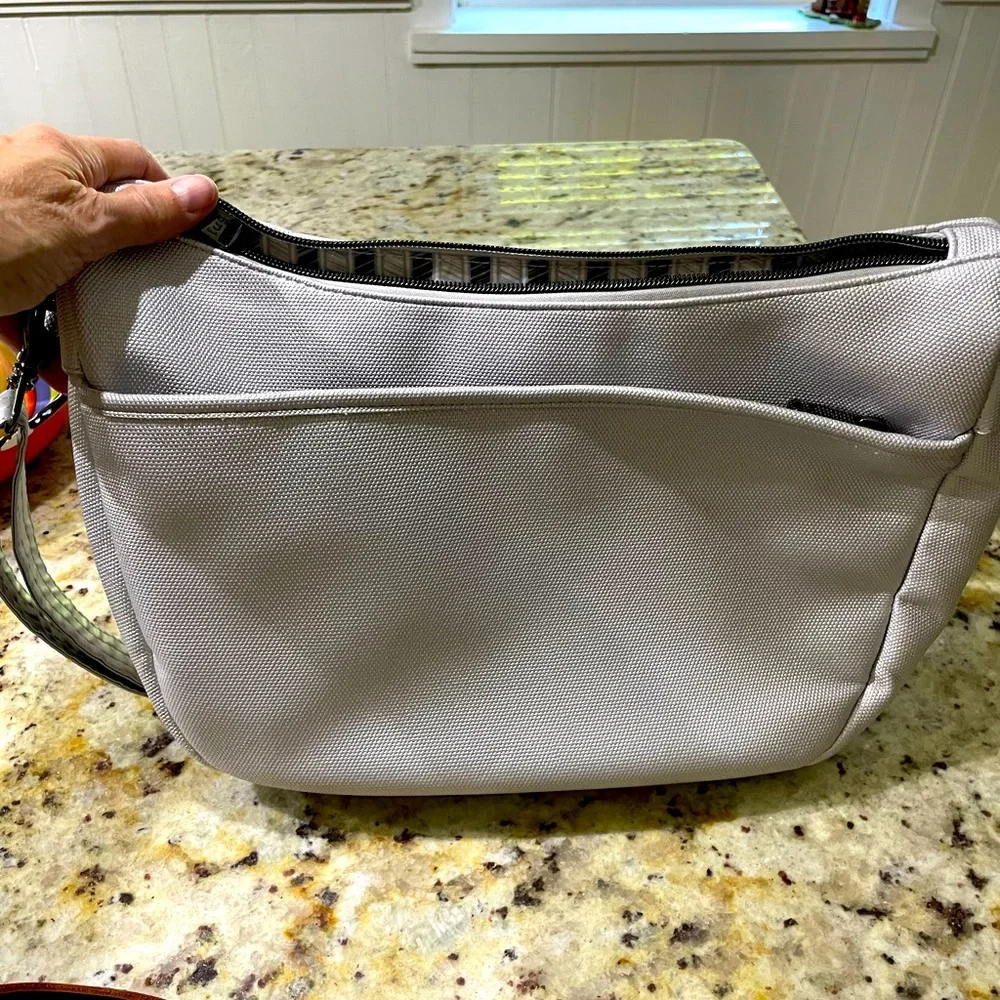 Lug Matte-Luxe Shoulder/Crossbody bag - Picture 5 of 6